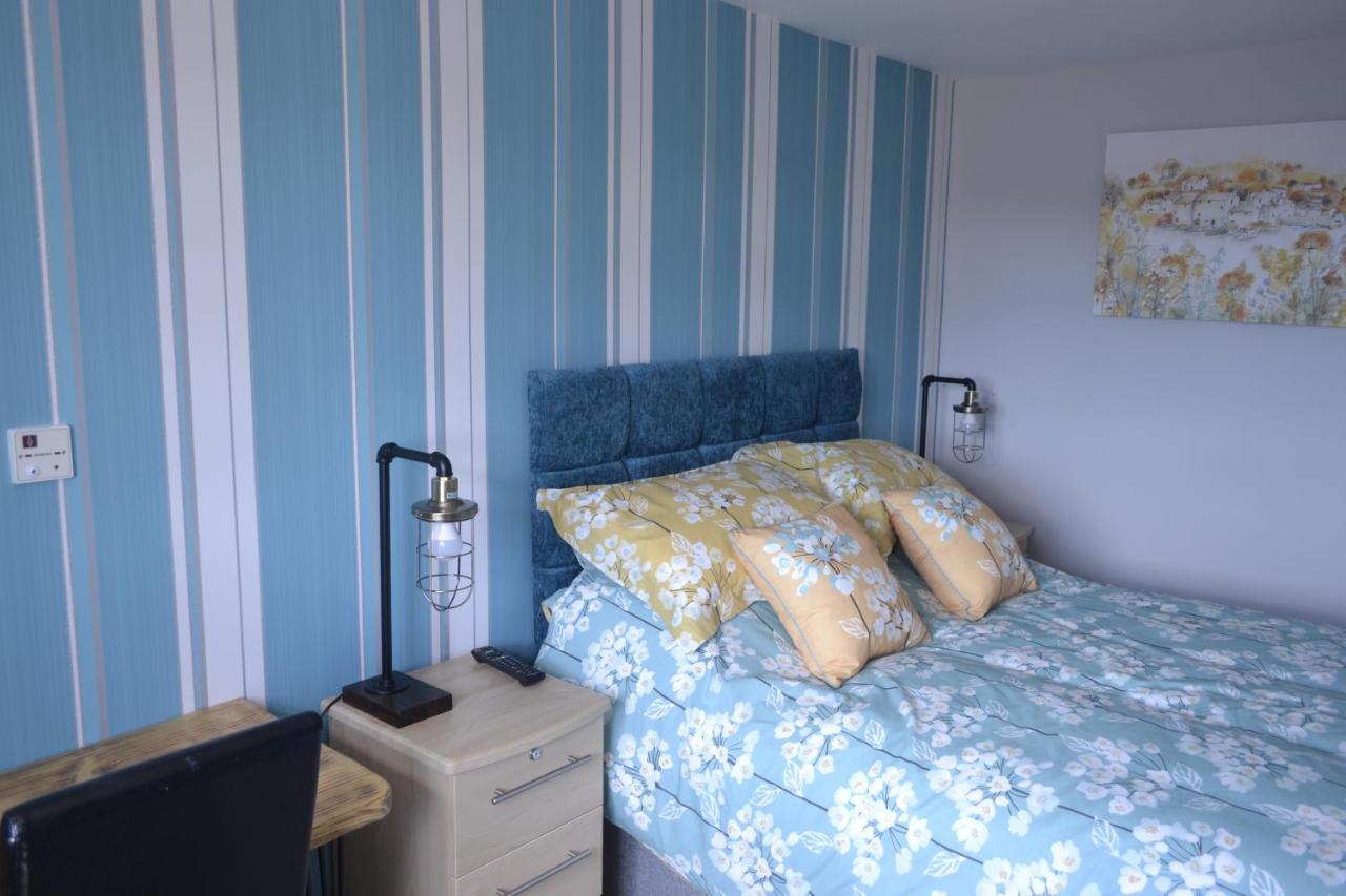 The Lawns Tea Room And B&B Ashcott Esterno foto